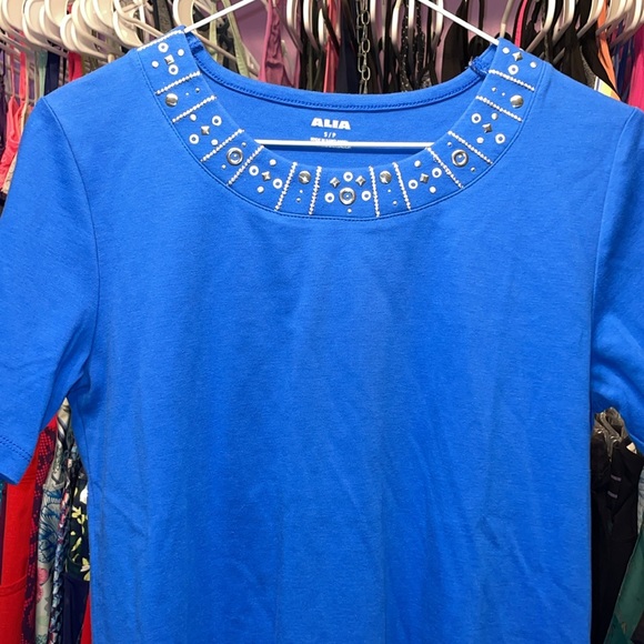 Alia ladies Petites blue tank top size SP design on front silver around neck - Picture 3 of 7
